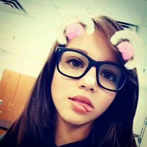 Meet your Posher, Abigail